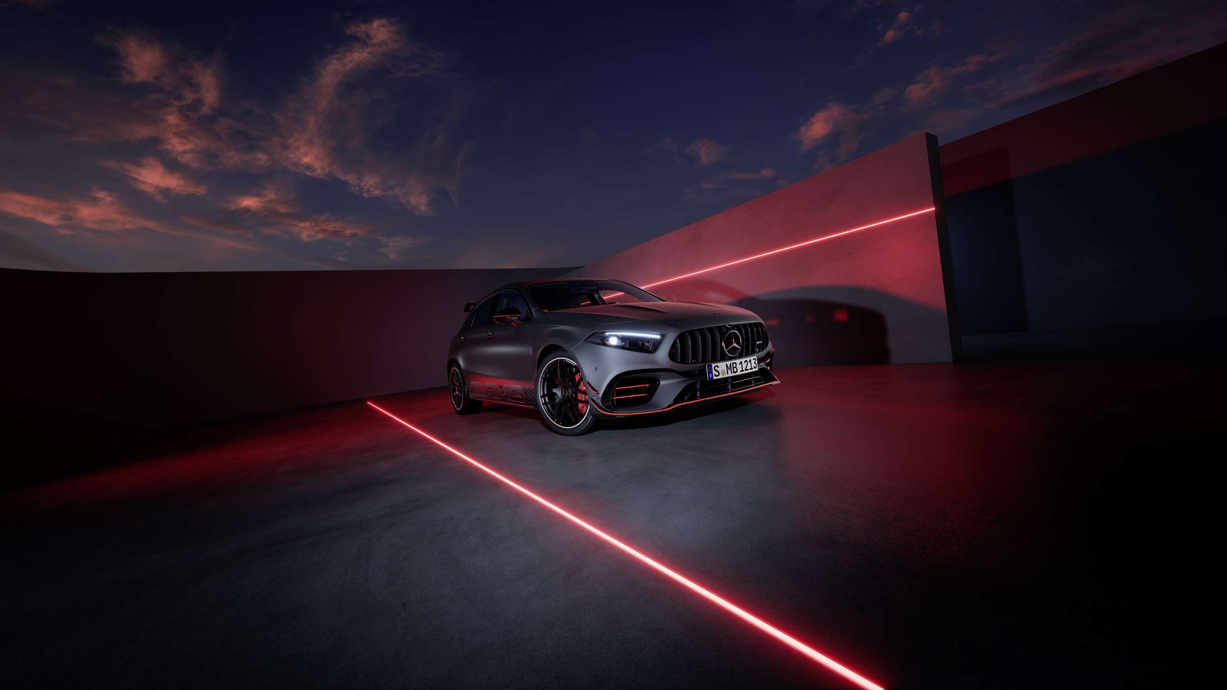 Mercedes actualiza el Clase A